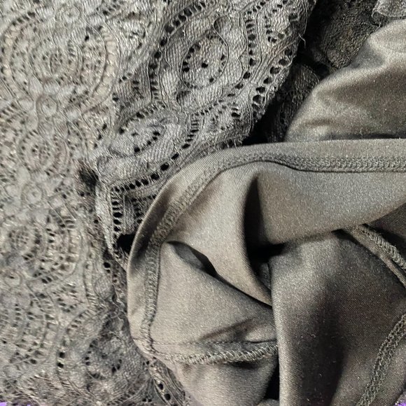 πLiz Claiborne Beautiful Midi Lace Dress with long Lace Sleeves - Picture 11 of 13